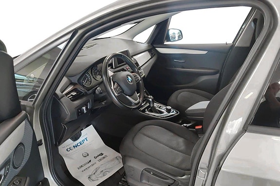 BMW 225xe 8 of 25