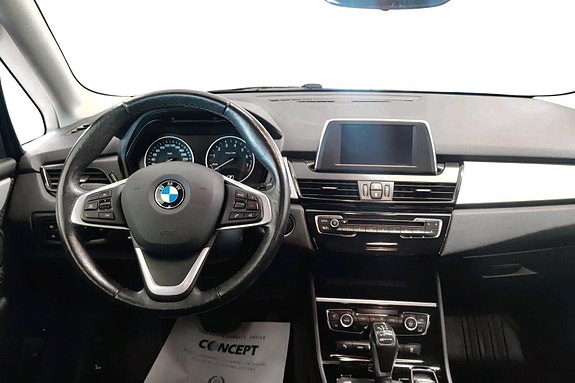BMW 225xe 6 of 25