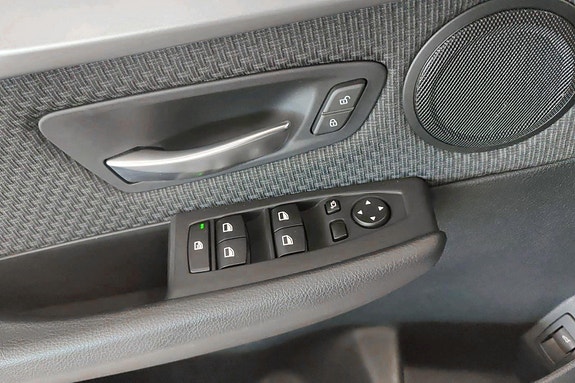BMW 225xe 17 of 25