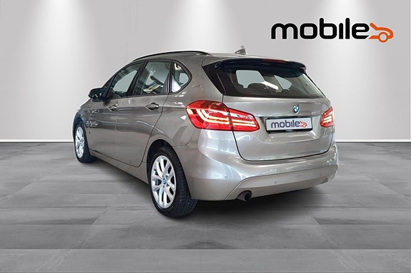 BMW 225xe 21 of 25