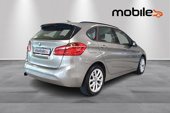 BMW 225xe 3 of 25