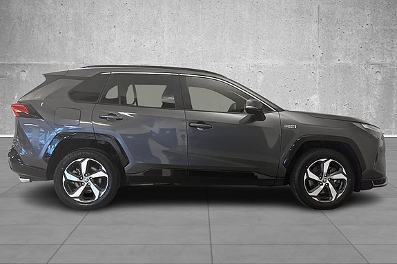 Toyota RAV4 6 of 22