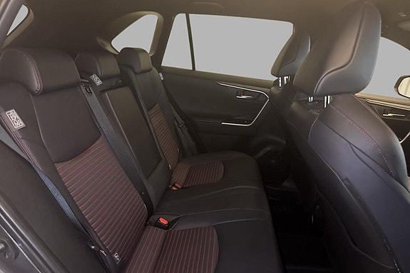 Toyota RAV4 16 of 22