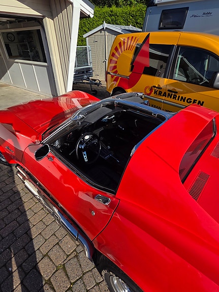 Chevrolet Corvette 11 of 14