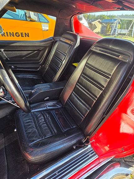 Chevrolet Corvette 7 of 14