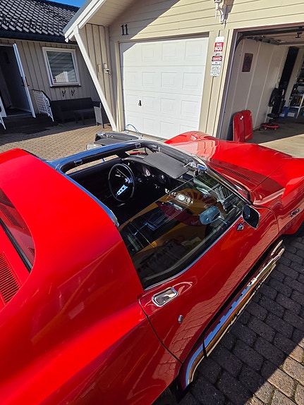 Chevrolet Corvette 10 of 14