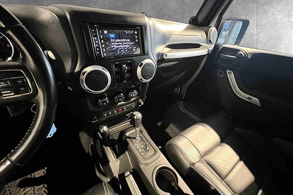Jeep Wrangler 17 of 24
