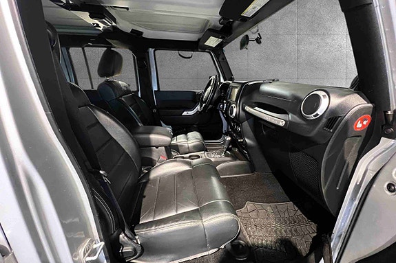 Jeep Wrangler 12 of 24