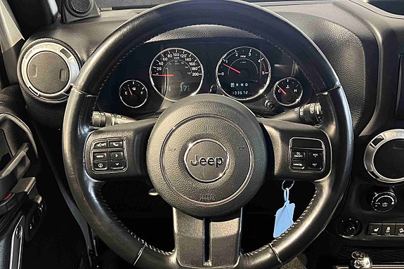 Jeep Wrangler 15 of 24