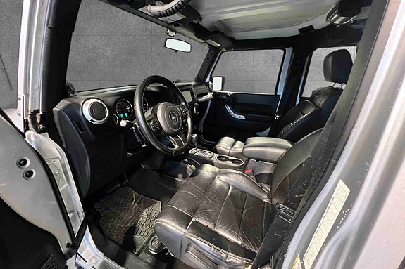 Jeep Wrangler 9 of 24