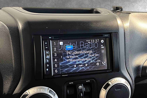 Jeep Wrangler 18 of 24