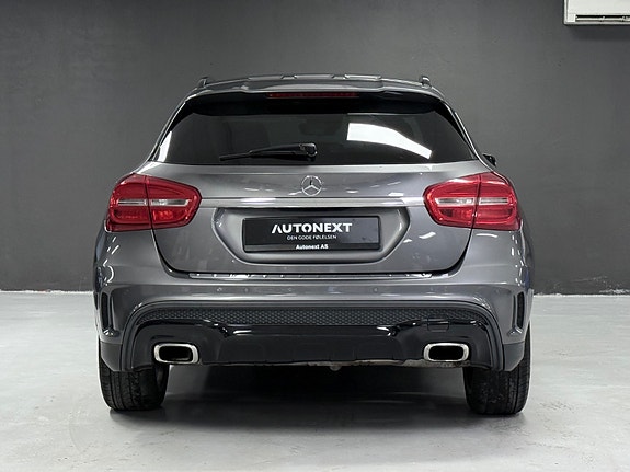 Mercedes-Benz GLA200 9 of 30