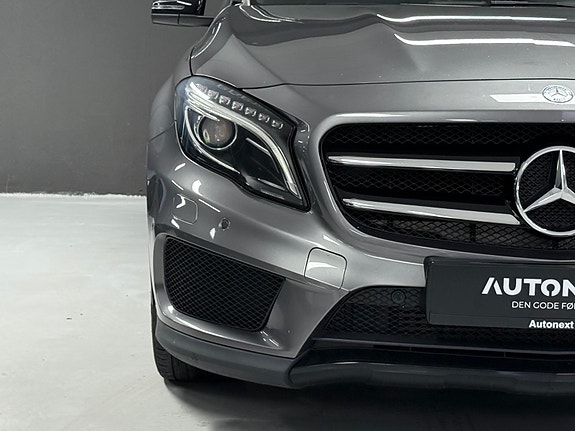 Mercedes-Benz GLA200 5 of 30