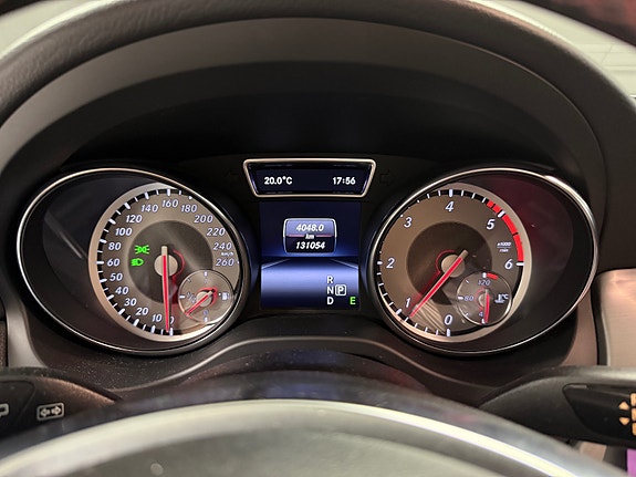 Mercedes-Benz GLA200 30 of 30