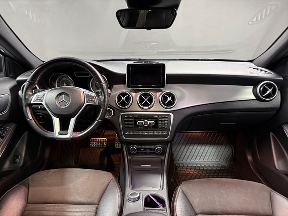 Mercedes-Benz GLA200 24 of 30