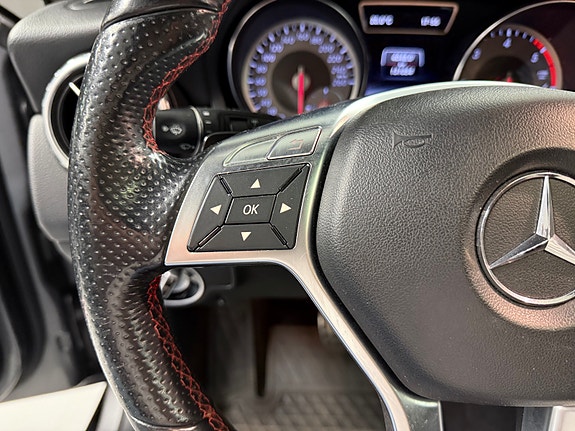 Mercedes-Benz GLA200 26 of 30