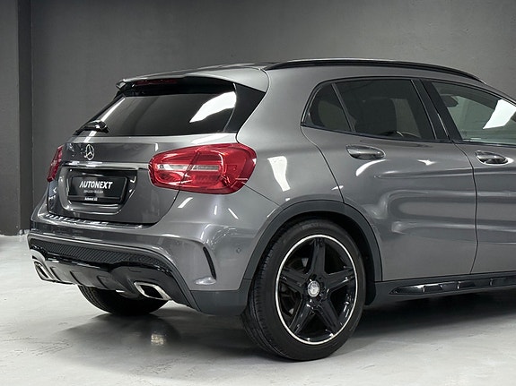 Mercedes-Benz GLA200 7 of 30