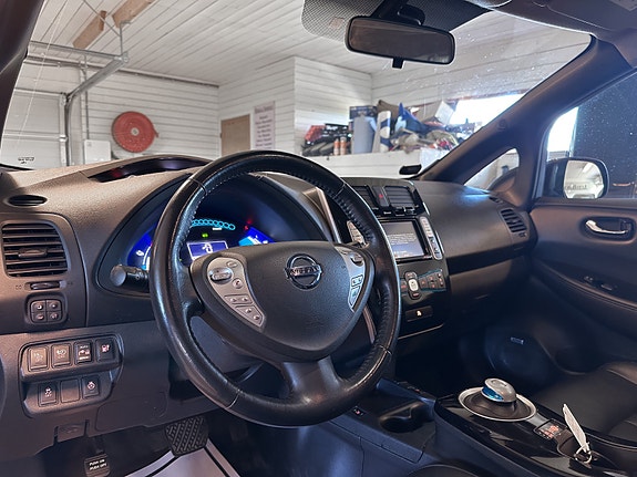 Nissan Leaf 7 of 30
