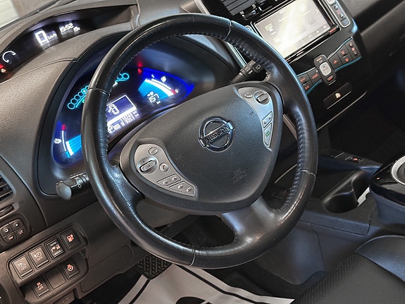 Nissan Leaf 30 of 30
