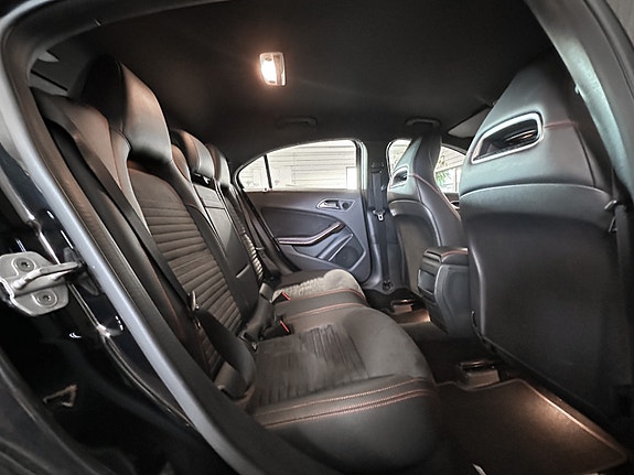 Mercedes-Benz A180 12 of 30