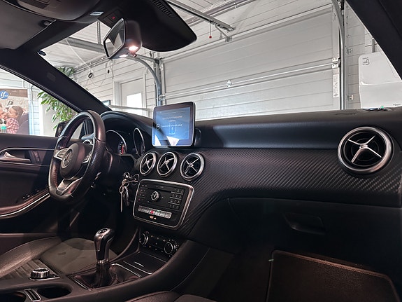 Mercedes-Benz A180 10 of 30