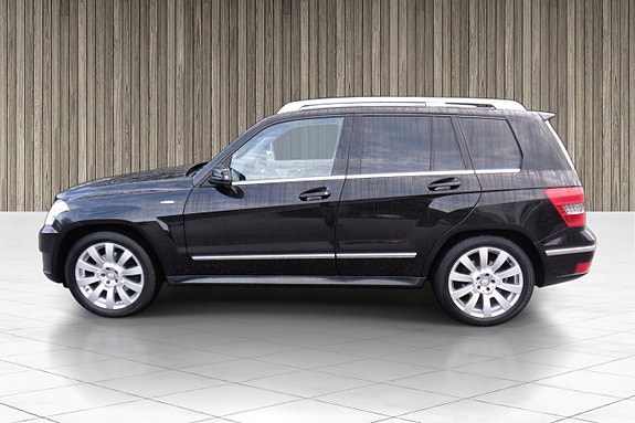 Mercedes-Benz GLK220 2 of 30