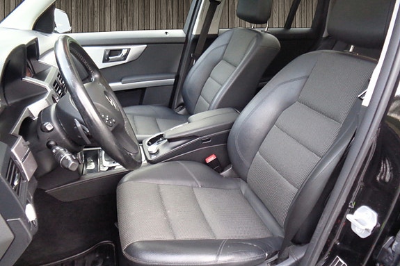 Mercedes-Benz GLK220 17 of 30