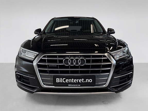 Audi Q5 2 of 30