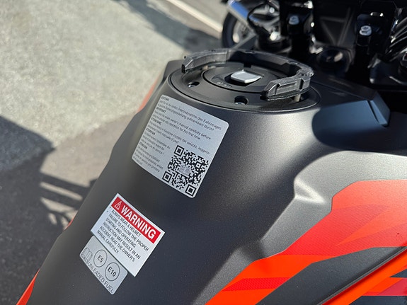 KTM 1290 Super Adventure S 14 of 22