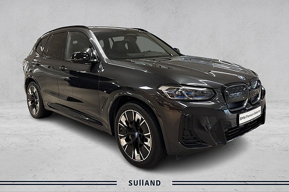 BMW iX3 7 of 20