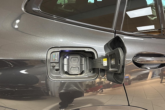 BMW iX3 9 of 20