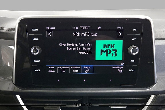 Volkswagen T-Roc 14 of 30