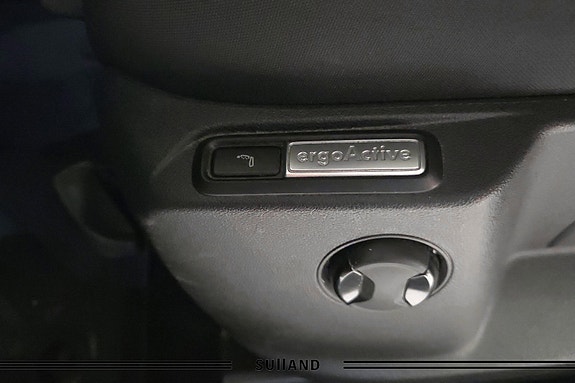 Volkswagen T-Roc 22 of 30