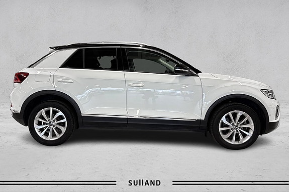 Volkswagen T-Roc 6 of 30