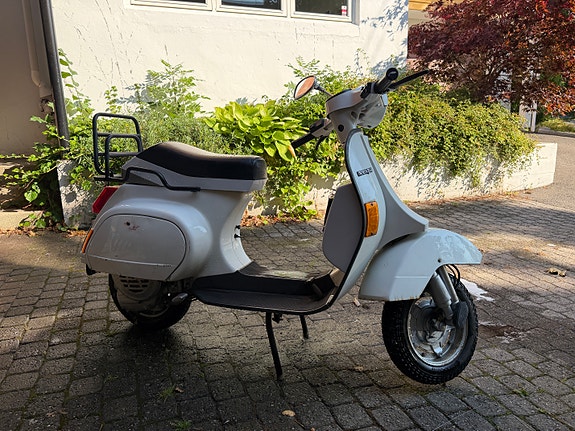 Vespa 50 4 of 6