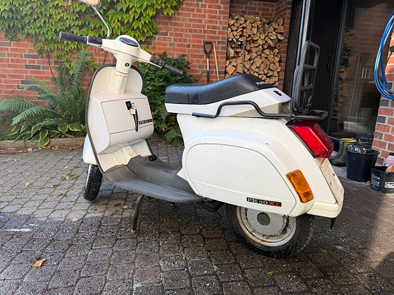 Vespa 50 3 of 6