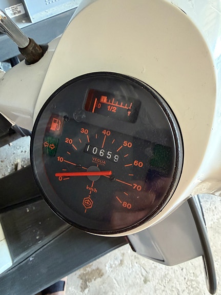 Vespa 50 5 of 6