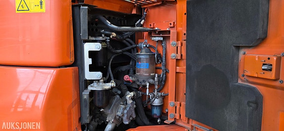 Hitachi ZX85US-5A 24 of 30