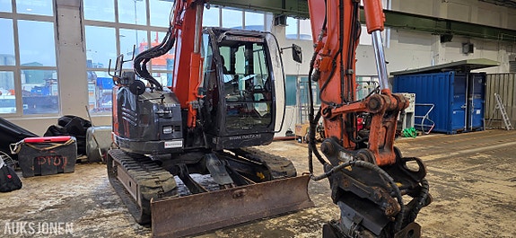 Hitachi ZX85US-5A 19 of 30