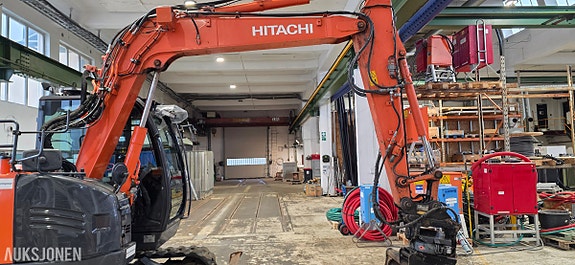 Hitachi ZX85US-5A 18 of 30