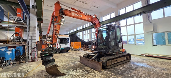 Hitachi ZX85US-5A 2 of 30