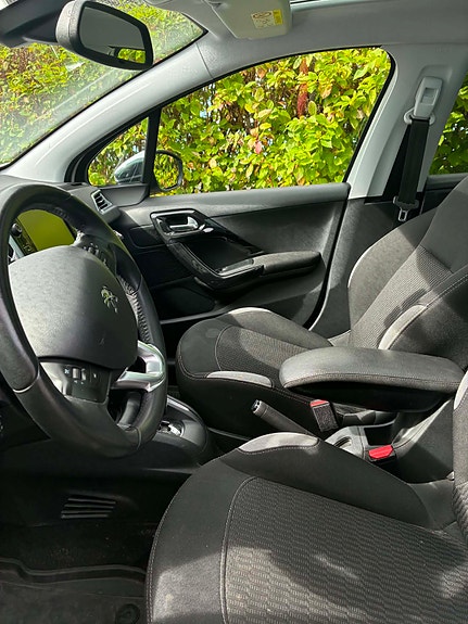 Peugeot 208 6 of 13