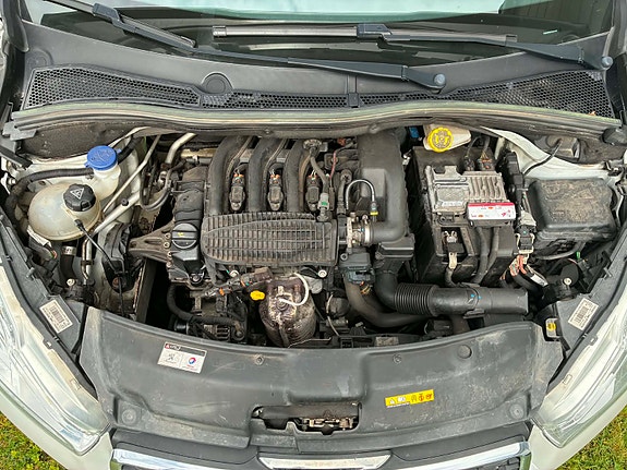 Peugeot 208 5 of 13