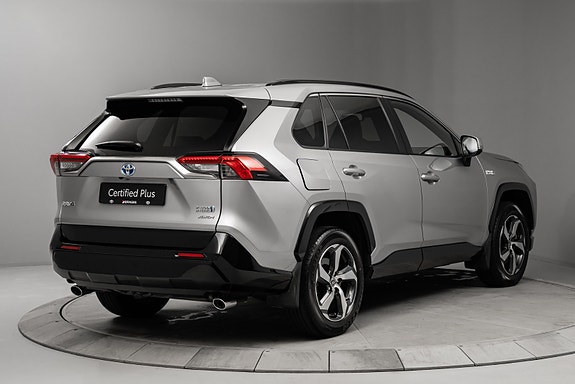 Toyota RAV4 4 of 30