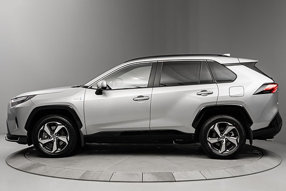 Toyota RAV4 2 of 30