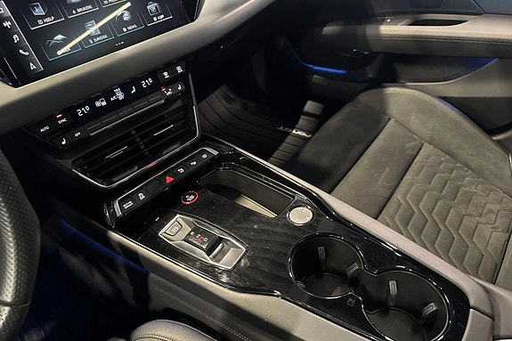 Audi e-tron GT 16 of 27