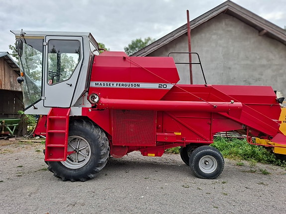 Massey Ferguson Claas John Deere ønsker å kjøpe 3 of 4