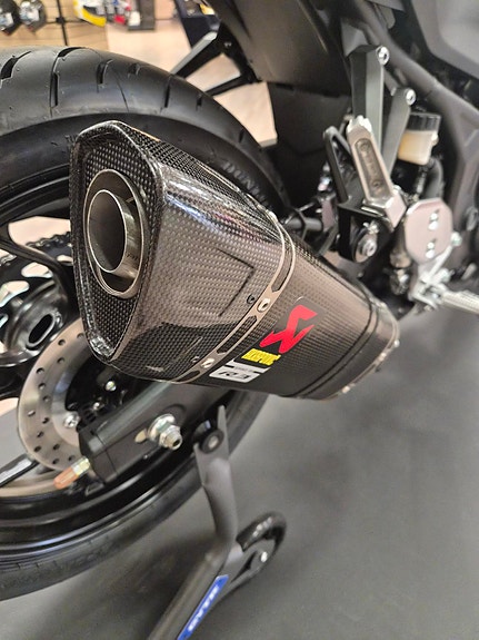 Yamaha R3 **Tilbud** UTSTILLINGSMODELL med utstyr! 4 of 8