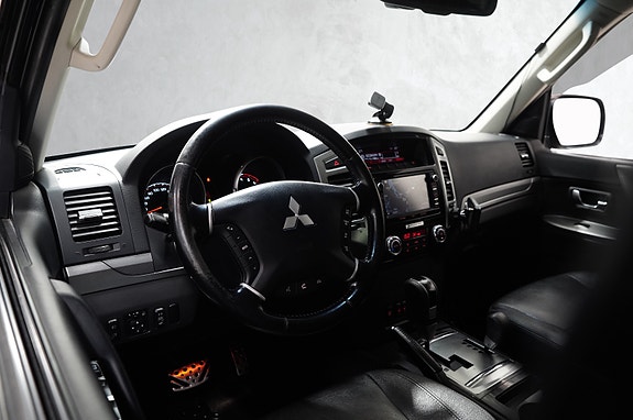 Mitsubishi Pajero 18 of 29