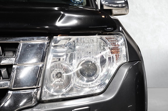 Mitsubishi Pajero 6 of 29